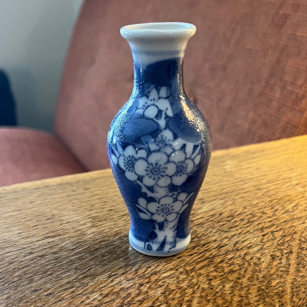 Vintage Japanese Miniature Blue & White Floral Vase 4”